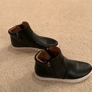Gentle souls black leather sneaker boot with zippers, Size 7